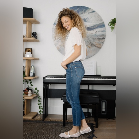 Judy blue relaxed fit size 7/28 new mid rise - Picture 3 of 13